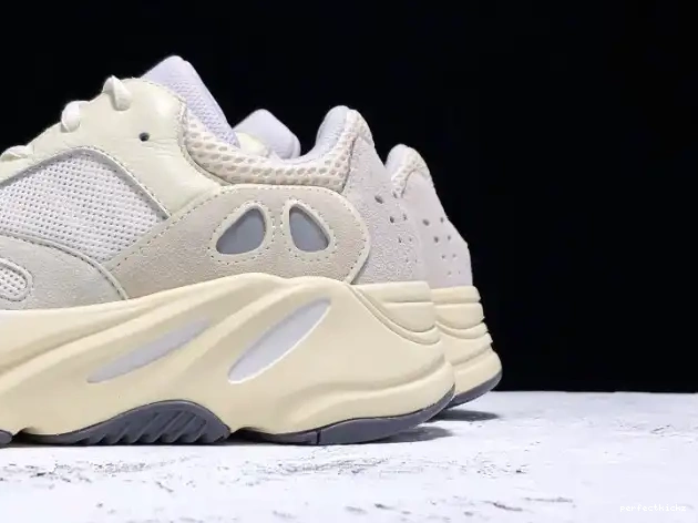 Boost Adidas EG7596 Analog Yeezy 700 0510